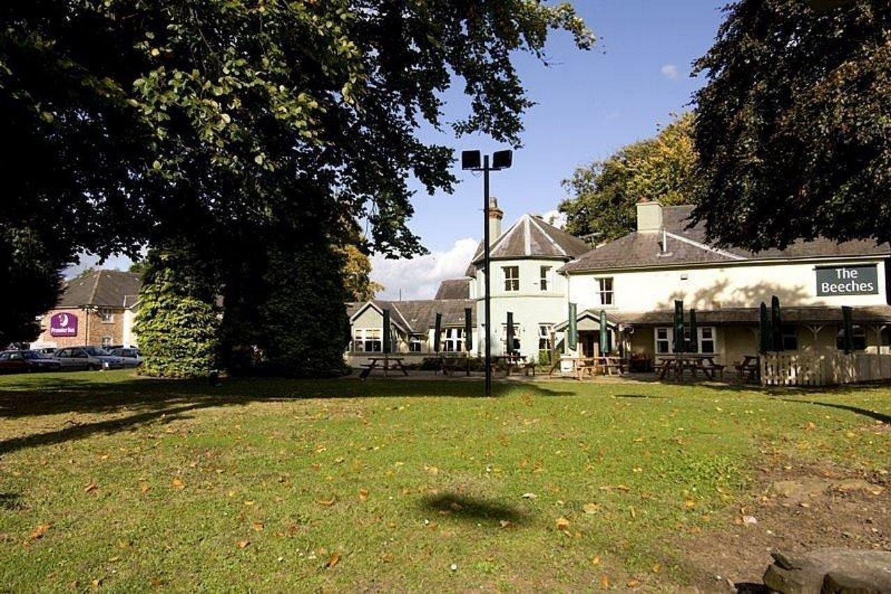 Premier Inn Wrexham North Екстериор снимка