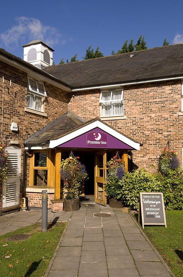 Premier Inn Premier Inn Wrexham North Екстериор снимка