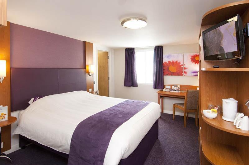 Premier Inn Premier Inn Wrexham North Екстериор снимка