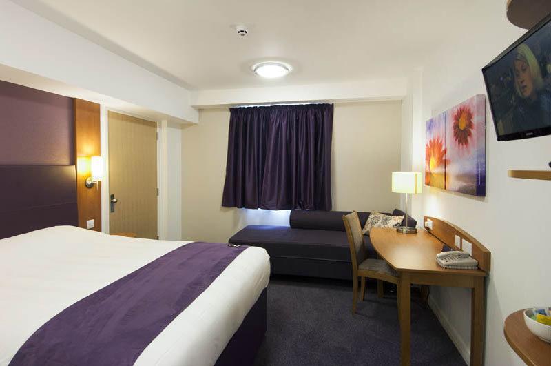 Premier Inn Premier Inn Wrexham North Екстериор снимка